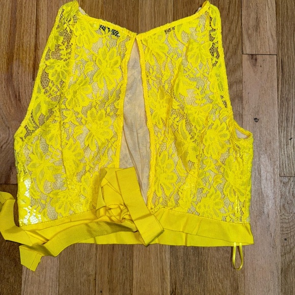 Zara Sunflower Lace Top - Picture 3 of 3